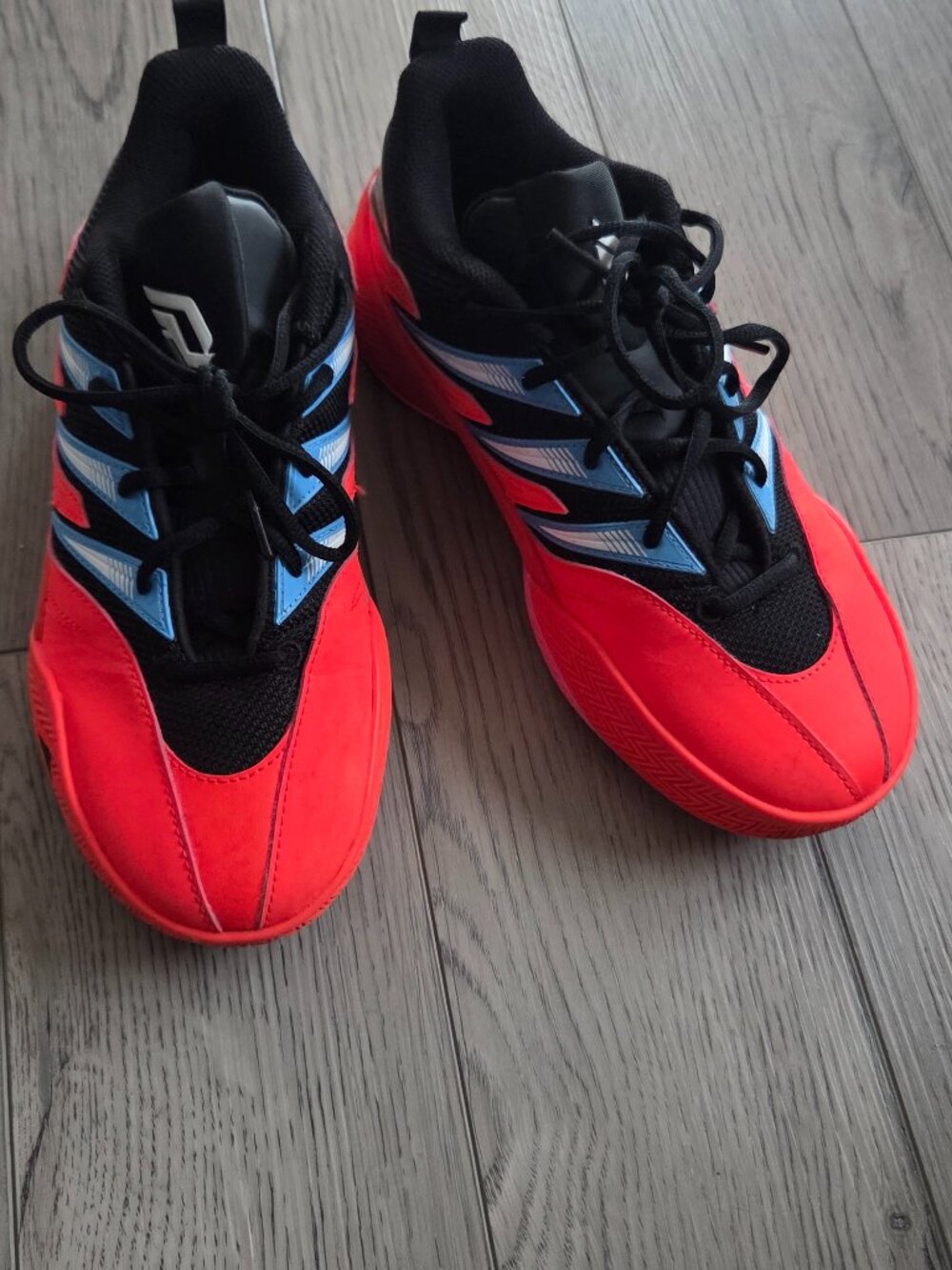 Adidas boys basketball shoes size 7